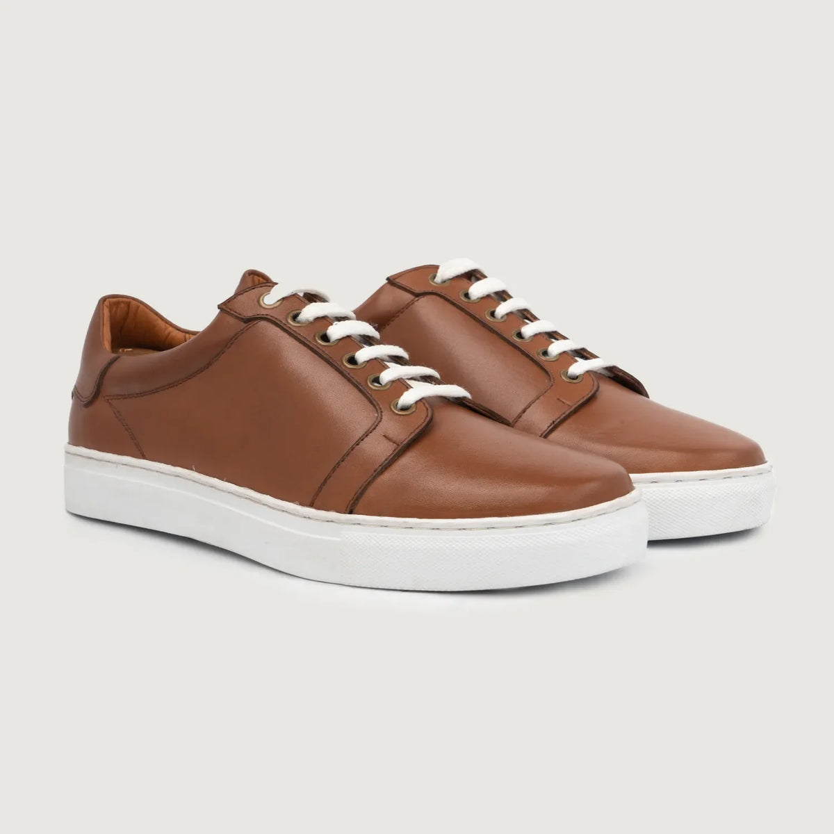Carter Runn ტანი ტყავის კედები მამაკაცის For Men in Tan Full-Grain Leather - გვერდითი ხედი | შეიძინეთ ონლაინ