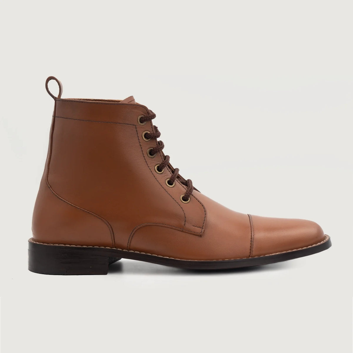 Tan Full-Grain leather Boots - Goodyear welt კონსტრუქცია და წინა ცხვირის დეტალი