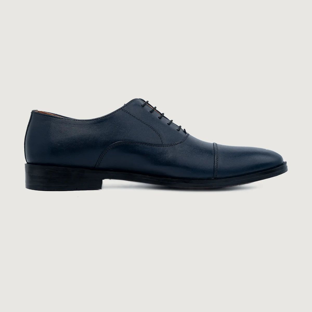 Midnight Blue Full-Grain leather Shoes - Goodyear welt კონსტრუქცია და წინა ცხვირის დეტალი
