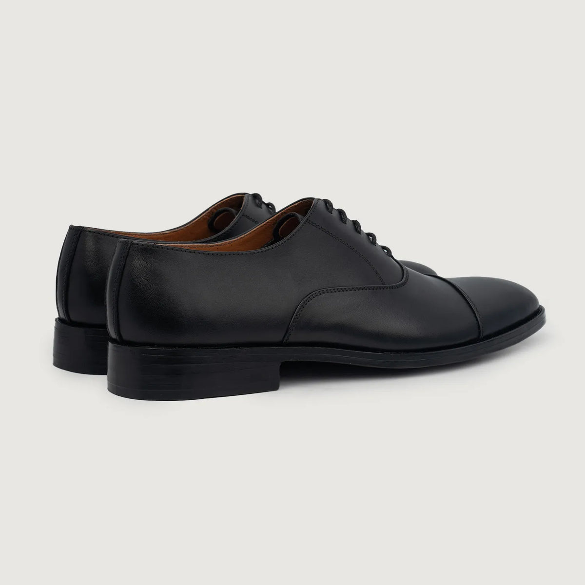High-Traction Rubber Outsole & Lug Tread Pattern on Professor Oxford შავი ტყავის ფეხსაცმელი მამაკაცის For Men