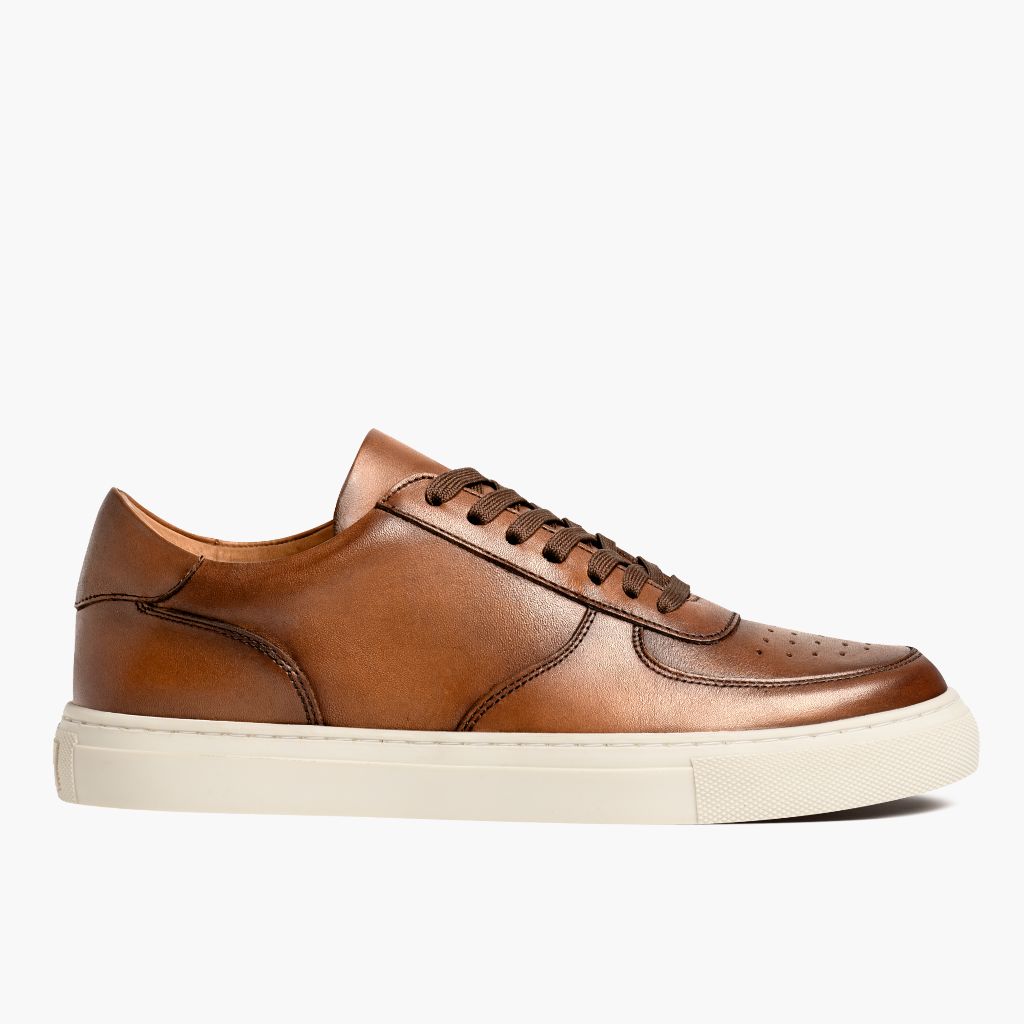 White Full-Grain leather Sneakers - Goodyear welt კონსტრუქცია და წინა ცხვირის დეტალი