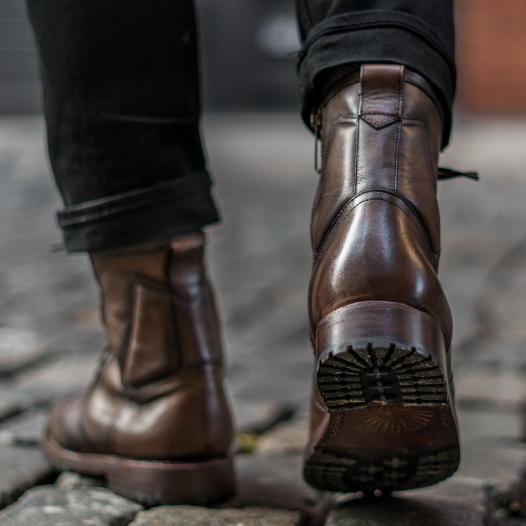 Tailored Rib Cuffs & Hem Craftsmanship Construction Detail on Casa Moto Anejo ტყავის ჩექმები მამაკაცის