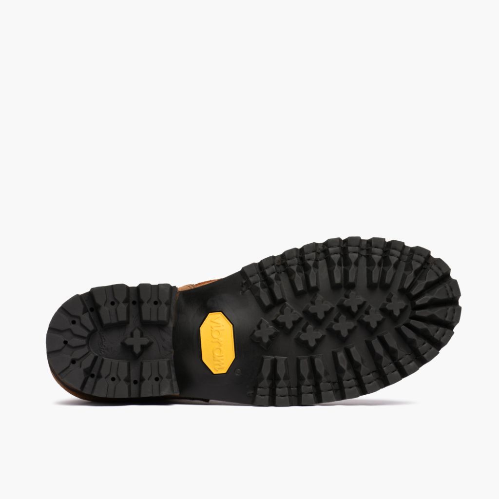 High-Traction Rubber Outsole & Lug Tread Pattern on Challenger Badland ტყავის ჩექმები მამაკაცის