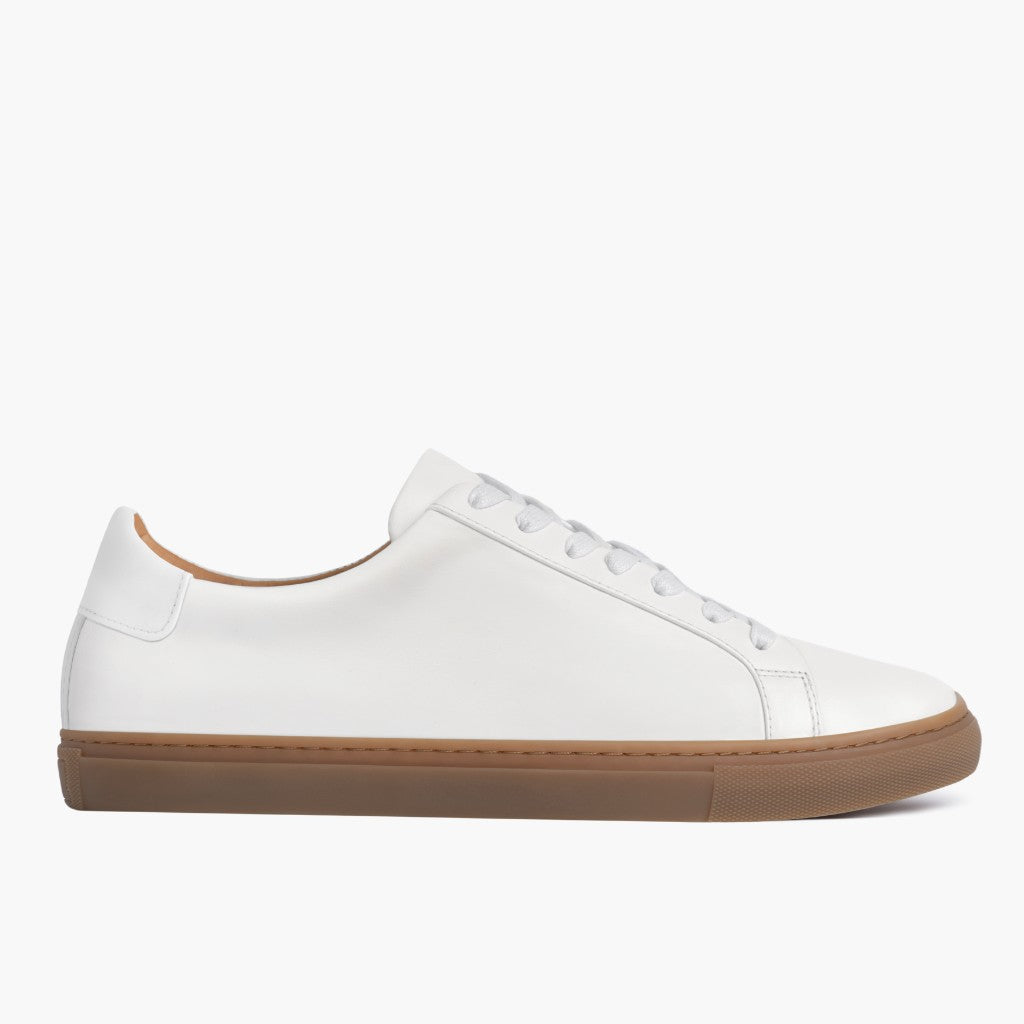 White Full-Grain leather Sneakers - Goodyear welt კონსტრუქცია და წინა ცხვირის დეტალი