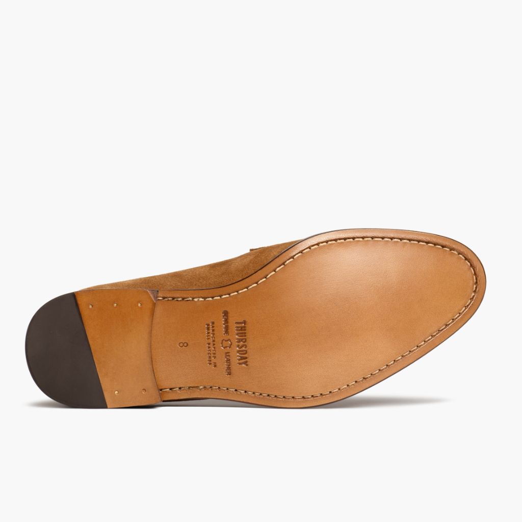 High-Traction Rubber Outsole & Lug Tread Pattern on Lincoln Cider ტყავის ლოფერები მამაკაცის
