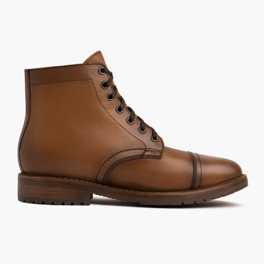 High-Traction Rubber Outsole & Lug Tread Pattern on Major Cuero ტყავის ჩექმები მამაკაცის