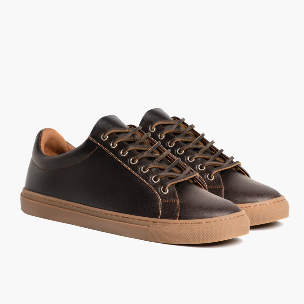 Premier Low Top Cacao ტყავის კედები მამაკაცის For Men in Classic Full-Grain Leather - გვერდითი ხედი | შეიძინეთ ონლაინ
