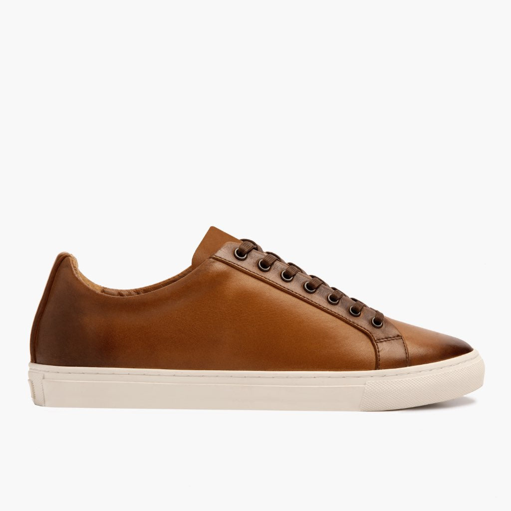 Classic Full-Grain leather Sneakers - Goodyear welt კონსტრუქცია და წინა ცხვირის დეტალი