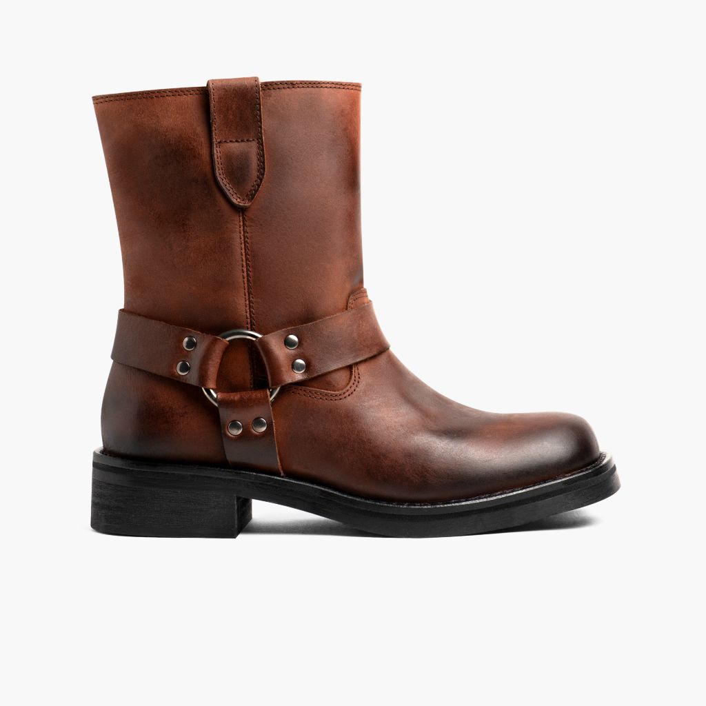 Outlaw Rust ყავისფერი ტყავის ჩექმები ქალის in Brown Full-Grain Leather - გვერდითი ხედი | შეიძინეთ ონლაინ