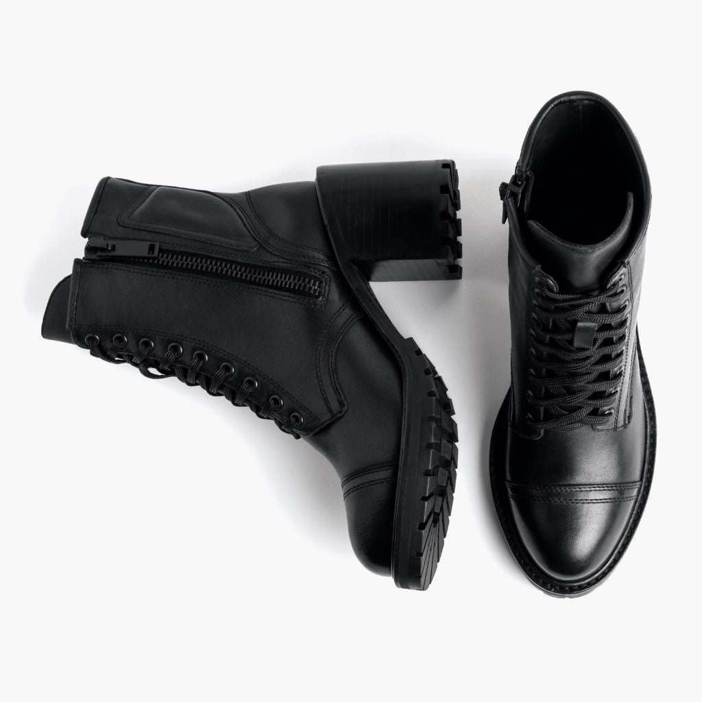 High-Traction Rubber Outsole & Lug Tread Pattern on Rebel შავი ტყავის ჩექმები ქალის