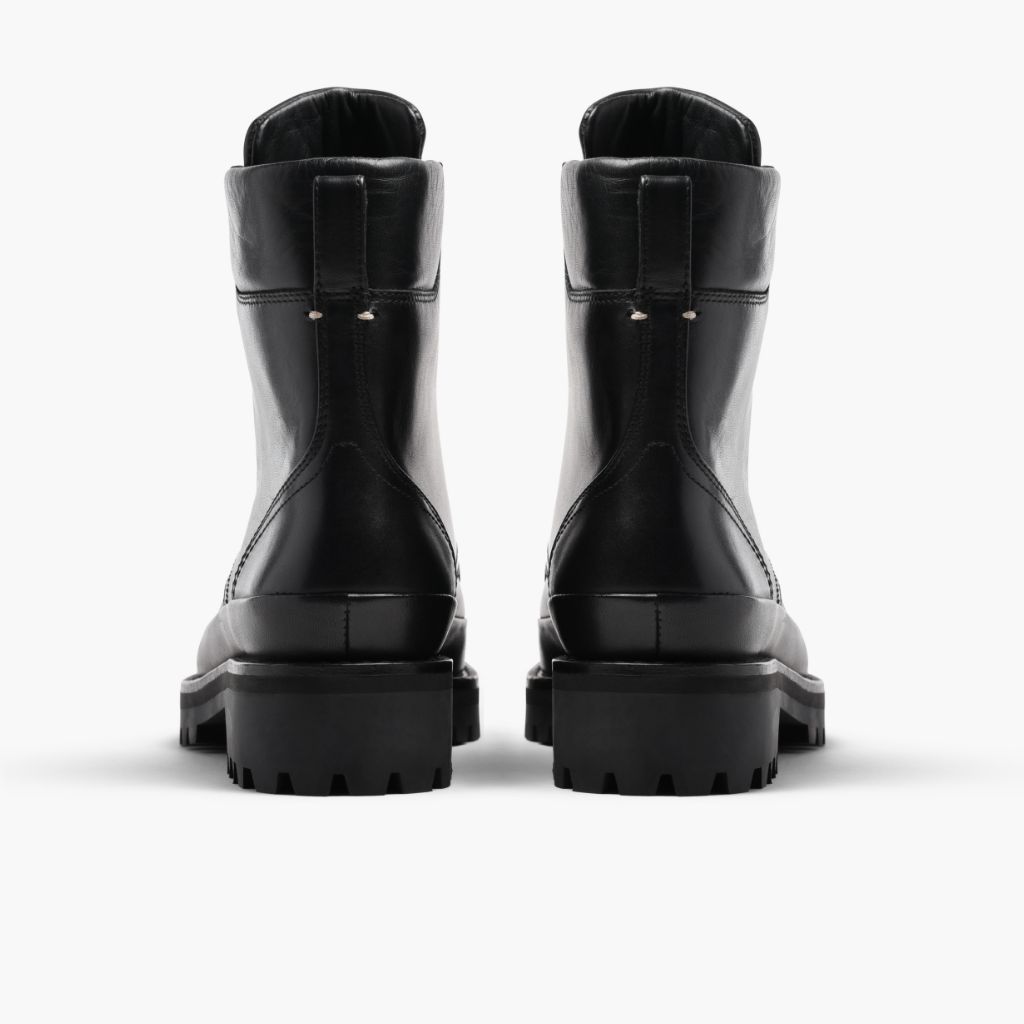 High-Traction Rubber Outsole & Lug Tread Pattern on Ryder შავი ტყავის ჩექმები ქალის