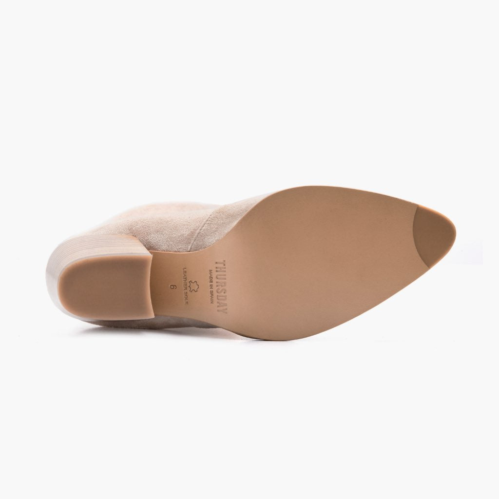 High-Traction Rubber Outsole & Lug Tread Pattern on Tempest Sand ტყავის ჩექმები ქალის