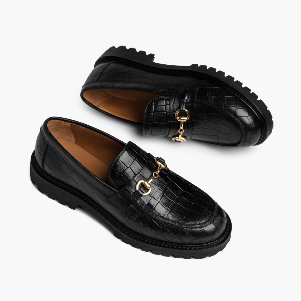 High-Traction Rubber Outsole & Lug Tread Pattern on Penny შავი & Gold Croco ტყავის ლოფერები ქალის