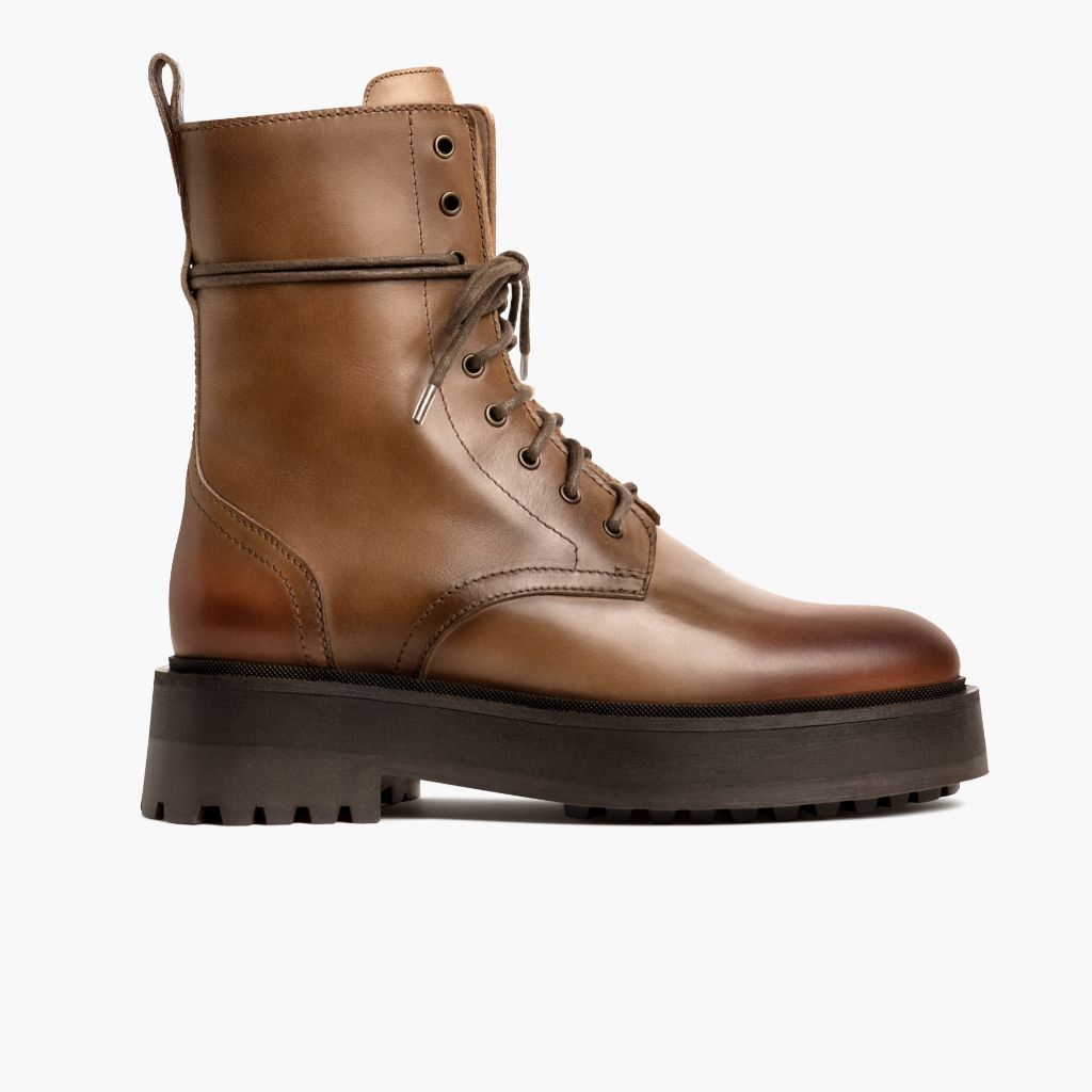 Quest Natural ტყავის ჩექმები ქალის in Classic Full-Grain Leather - გვერდითი ხედი | შეიძინეთ ონლაინ