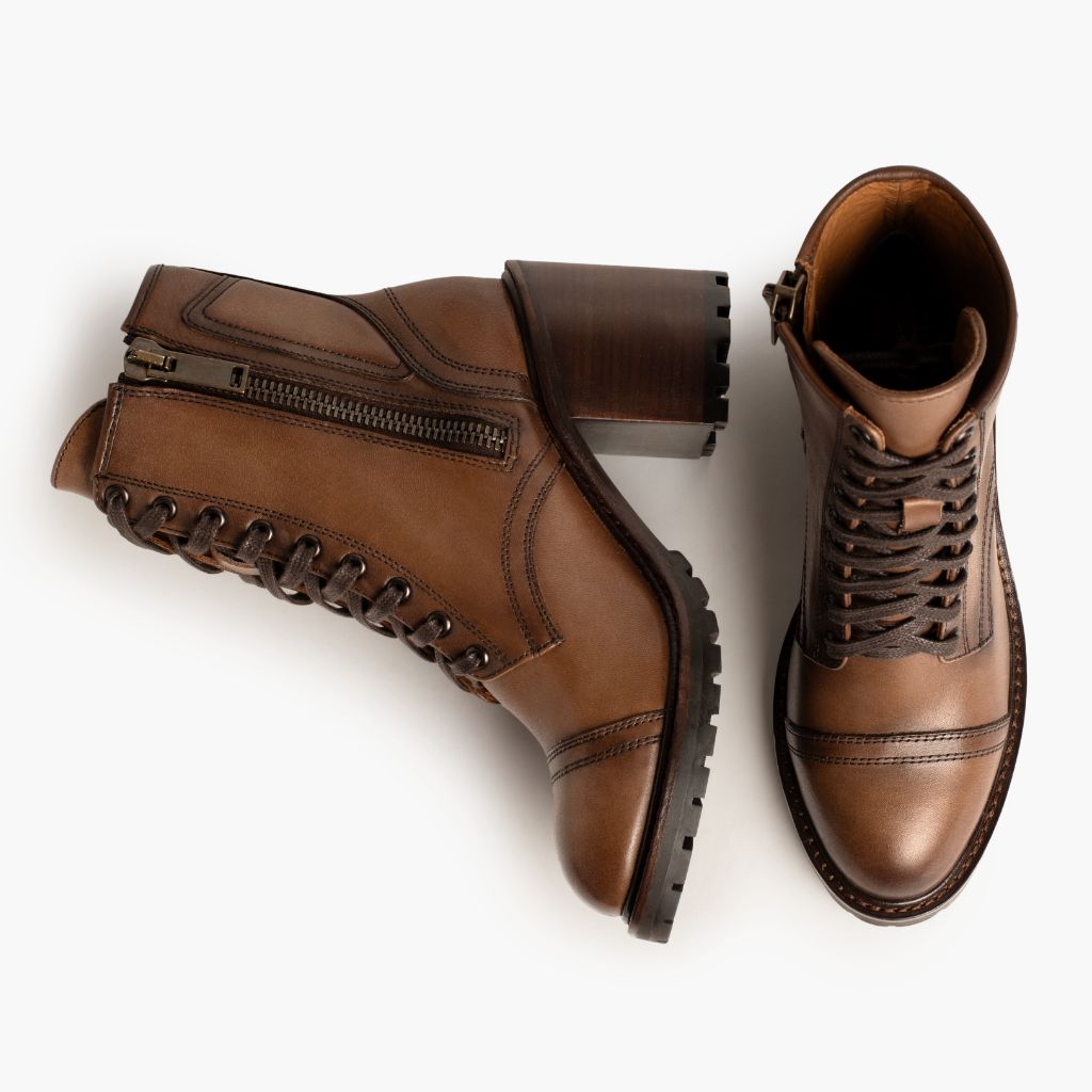 High-Traction Rubber Outsole & Lug Tread Pattern on Rebel Amber Wheat ტყავის ჩექმები ქალის