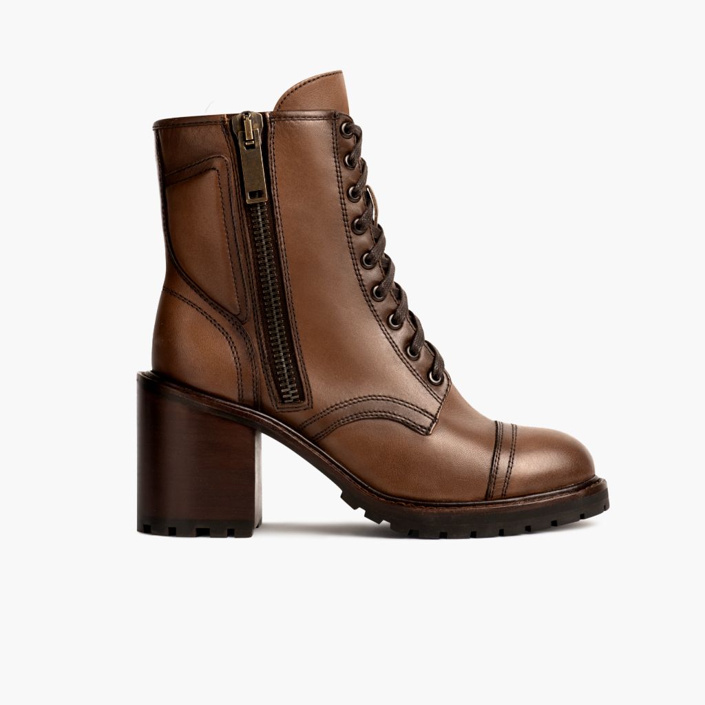 Rebel Amber Wheat ტყავის ჩექმები ქალის in Classic Full-Grain Leather - გვერდითი ხედი | შეიძინეთ ონლაინ
