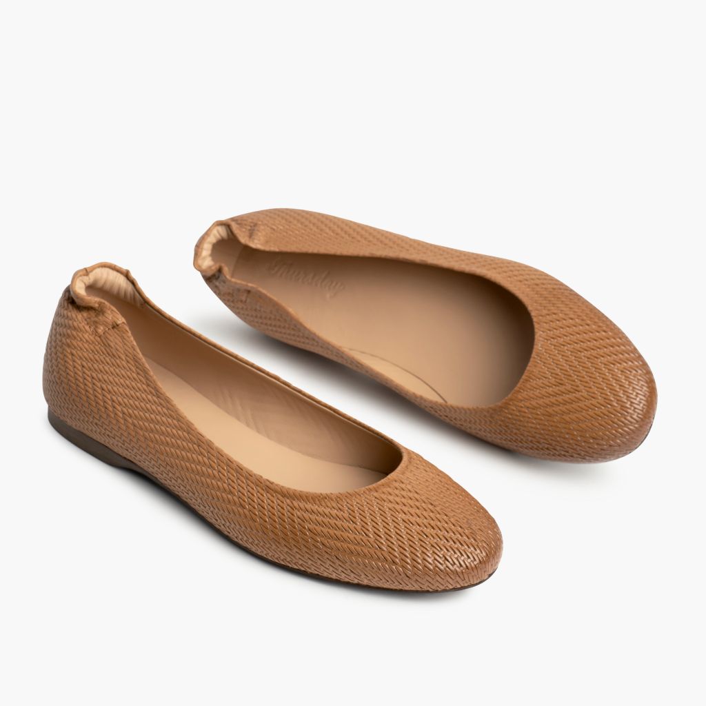 High-Traction Rubber Outsole & Lug Tread Pattern on Scrunch ტანი Embossed ტყავის ჩექმები ქალის