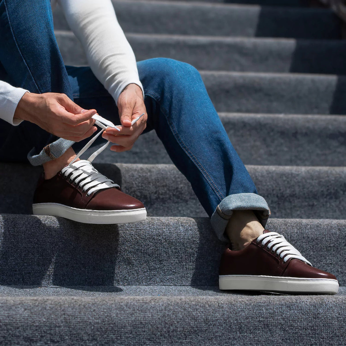 High-Traction Rubber Outsole & Lug Tread Pattern on Murphy Low Top ბორდოსფერი ტყავის კედები მამაკაცის