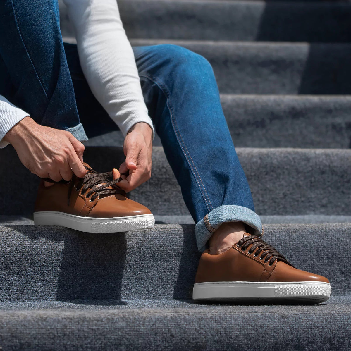 High-Traction Rubber Outsole & Lug Tread Pattern on Murphy Low Top ტანი ტყავის კედები მამაკაცის