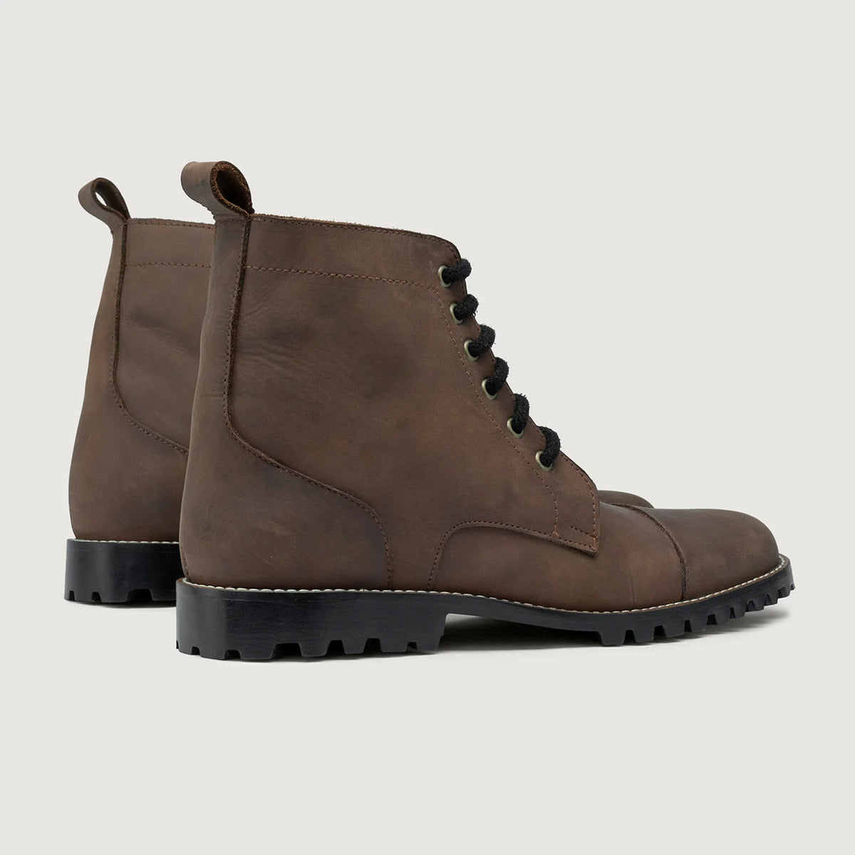 Knight Derby Waxed Brown Pullup Leather Boots TerraGrip For Men - გაძლიერებული ქუსლი და ზუსტი ორმაგი ნაკერი