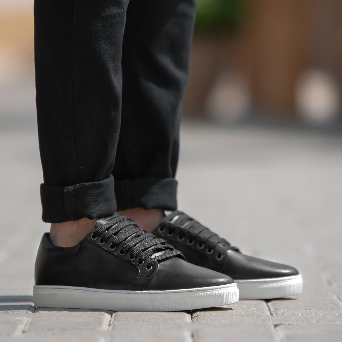 Murphy Low Top შავი ტყავის კედები მამაკაცის შავი ნატურალური ხარის ტყავით - გვერდითი ხედი | შეიძინეთ ონლაინ