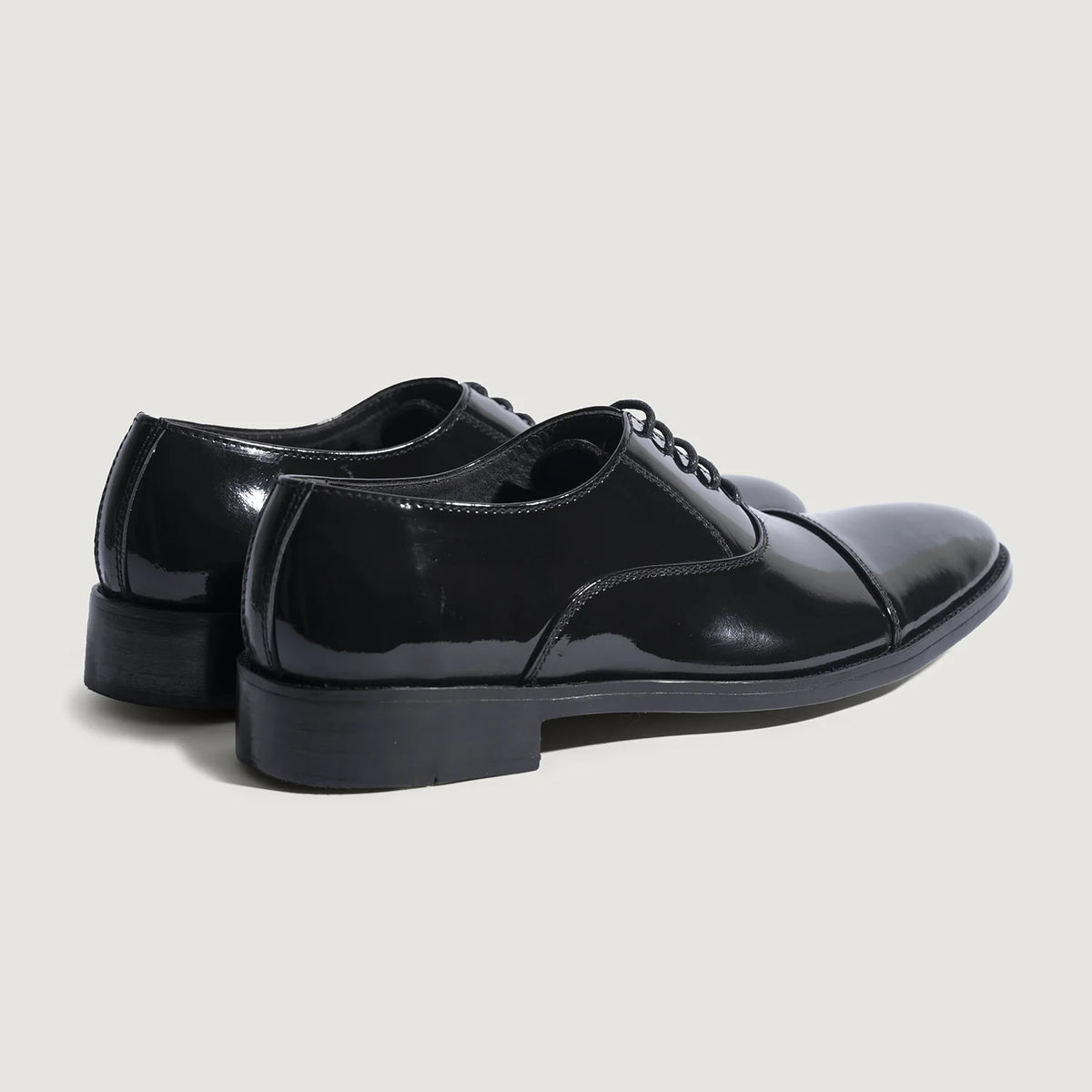 High-Traction Rubber Outsole & Lug Tread Pattern on Professor Oxford შავი ტყავის ფეხსაცმელი მამაკაცის For Men