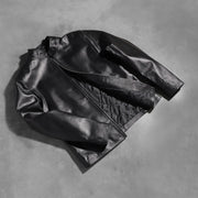 
მორგების ხედი:  Alex Black Leather Biker Jacket მოდელზე ბუნებრივ დღის სინათლეზე