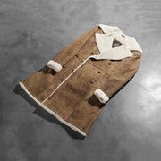 
მორგების ხედი:  Amie Distressed Brown Double Breasted Shearling Coat მოდელზე ბუნებრივ დღის სინათლეზე