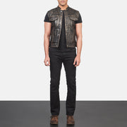 
Atlas Moto Distressed ყავისფერი ტყავის ჟილეტი მამაკაცის - გვერდითი პროფილი ერგონომიული სახელოს ჭრით