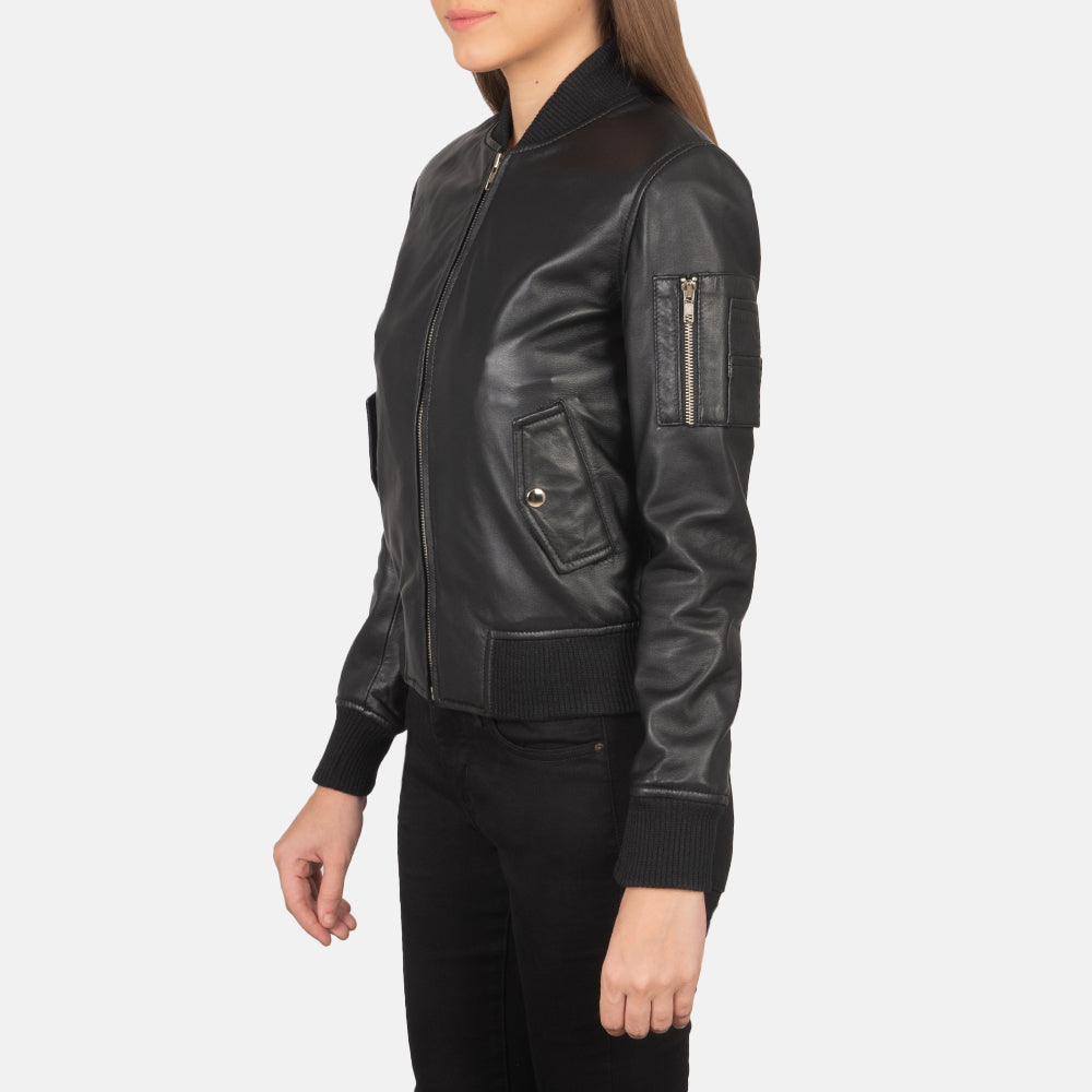 
Black Sheepskin Leather Bomber Jacket - უკანა ხედი გამოკვეთილი მხრებით და სუფთა დაბოლოებით