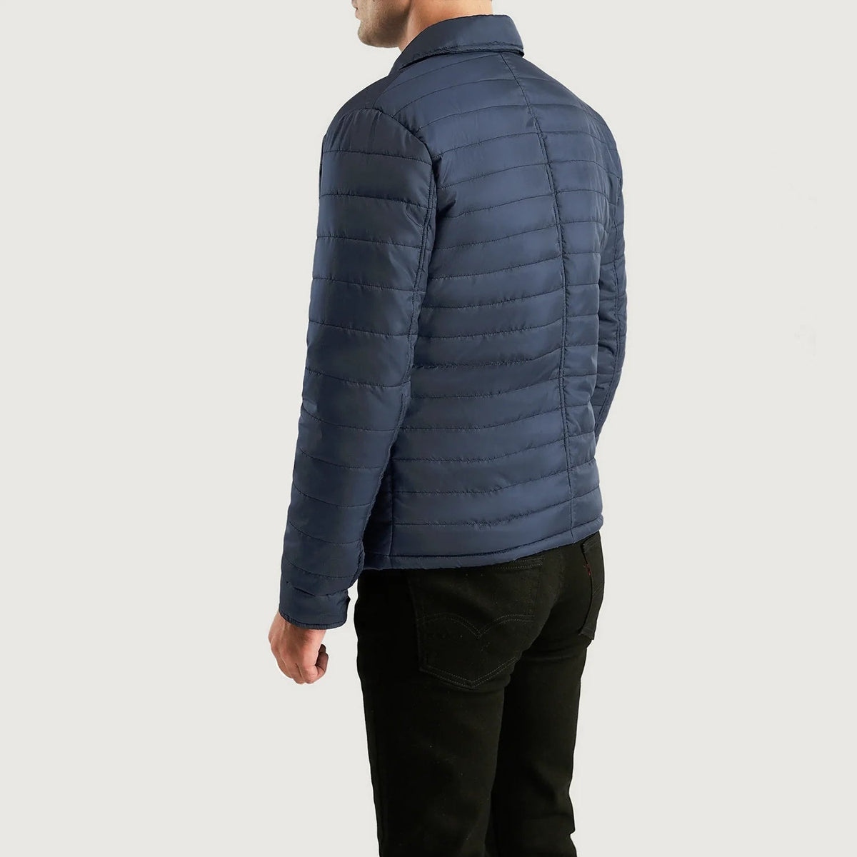 
ახლო ხედი of High neck & Button Hardware on Bo Quilt Windbreaker ტყავის ქურთუკი მამაკაცის