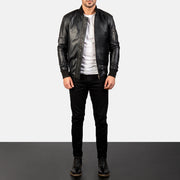 
Bomia Ma-1 Black Leather Bomber Jacket - გვერდითი პროფილი ერგონომიული სახელოს ჭრით