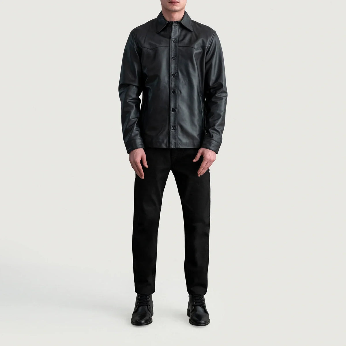 
ახლო ხედი of Shirt & Buttons Hardware on Bronco შავი Leather Shirt მამაკაცის