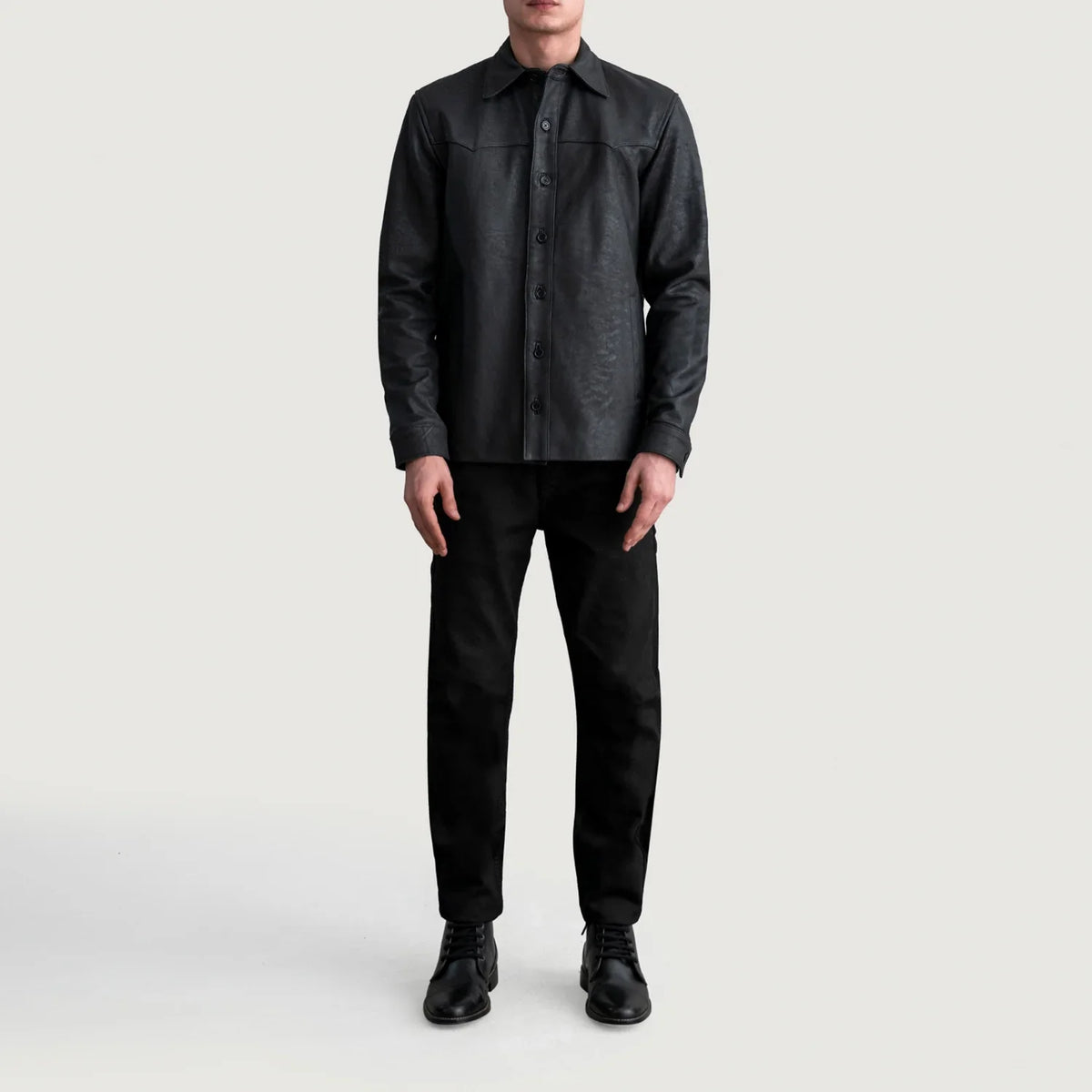 
ახლო ხედი of Shirt & Buttons Hardware on Bronco Tumbled შავი Leather Shirt მამაკაცის