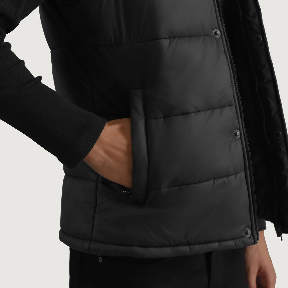 
შიდა სარჩულის ხედი Showing Quilted Viscose Lining & ორი ფუნქციური შიდა ჯიბე