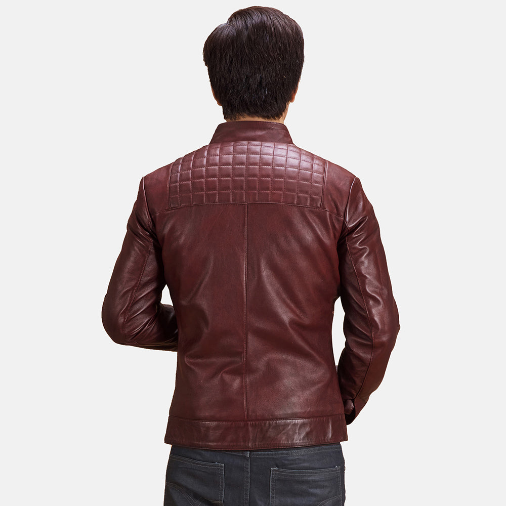 
ახლო ხედი of Band with Snap Button & Zipper Hardware on Burgunn Dee ბორდოსფერი ტყავის ბაიკერის ქურთუკი მამაკაცის