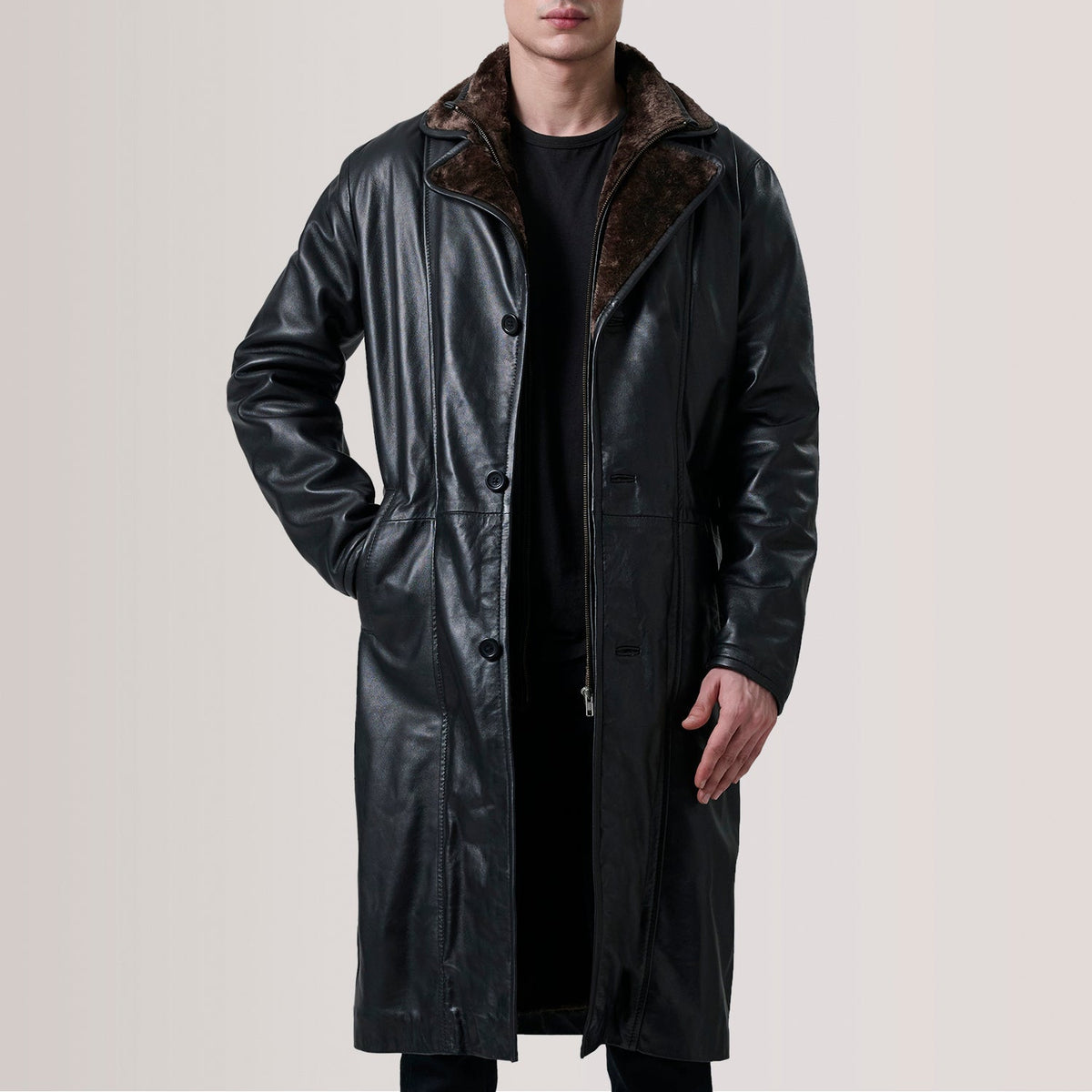 
Cai შავი Leather Shearling ტყავის პალტო მამაკაცის For Men in Black Sheepskin Leather - წინა ხედი და მორგებული სილუეტი | შეიძინეთ ონლაინ