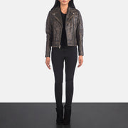 
Carolyn Quilted Distressed Brown Biker Jacket - გვერდითი პროფილი ერგონომიული სახელოს ჭრით