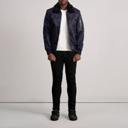 
ახლო ხედი of Removable faux fur collar & Zipper Hardware on Clyde B-15 ლურჯი ტყავის ბომბერი მამაკაცის