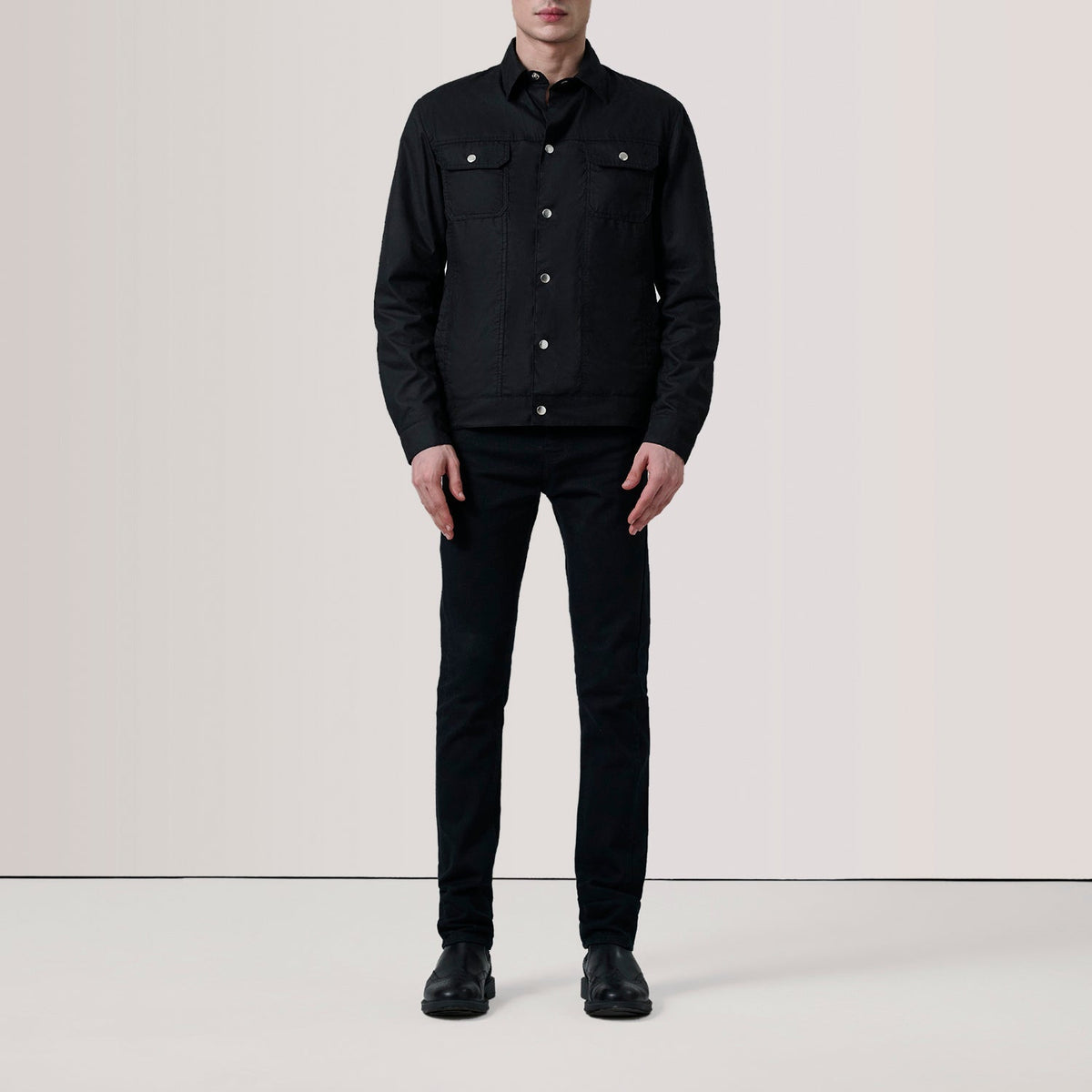 
Black Waxed Cotton Canvas Leather Jacket - უკანა ხედი გამოკვეთილი მხრებით და სუფთა დაბოლოებით