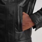 
შიდა სარჩულის ხედი Showing Fully Faux Fur Lined & ორი ფუნქციური შიდა ჯიბე