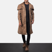 
Deux ყავისფერი Leather Duster მამაკაცის in Distressed Brown Semi-Aniline Snuffed - წინა ხედი და მორგებული სილუეტი | შეიძინეთ ონლაინ