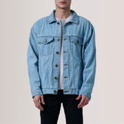 
Eddie Light ლურჯი Oversized Denim Trucker ტყავის ქურთუკი მამაკაცის For Men in Light Blue Full-Grain Leather - წინა ხედი და მორგებული სილუეტი | შეიძინეთ ონლაინ