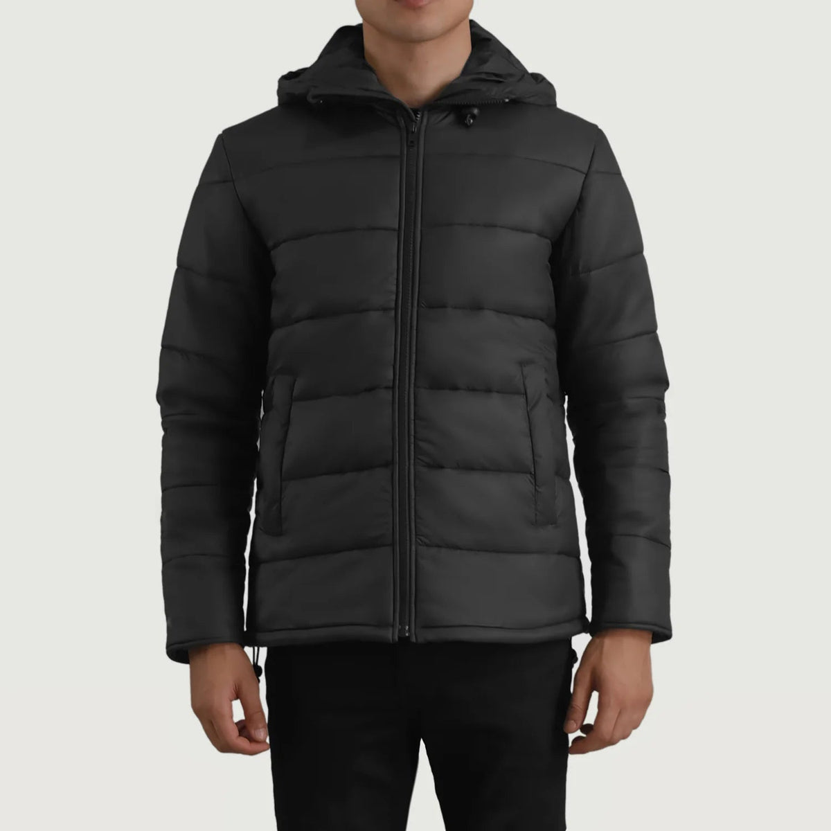 
Erico შავი Hooded Puffer ტყავის ქურთუკი მამაკაცის შავი ნატურალური ხარის ტყავით - წინა ხედი და მორგებული სილუეტი | შეიძინეთ ონლაინ