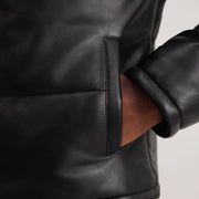 
შიდა სარჩულის ხედი Showing Polyester Lining & ორი ფუნქციური შიდა ჯიბე