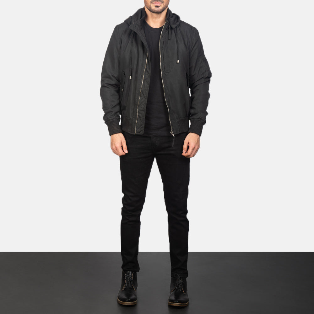 
Hanklin Ma-1 Black Hooded Bomber Jacket - გვერდითი პროფილი ერგონომიული სახელოს ჭრით