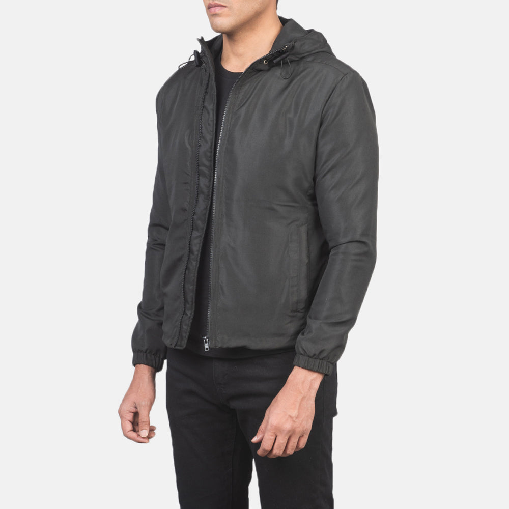 
Black Polyester Hooded Jacket - უკანა ხედი გამოკვეთილი მხრებით და სუფთა დაბოლოებით