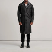
Kolby Distressed Black Shearling Long Coat - გვერდითი პროფილი ერგონომიული სახელოს ჭრით