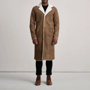 
Kolby Distressed Brown Shearling Long Coat - გვერდითი პროფილი ერგონომიული სახელოს ჭრით