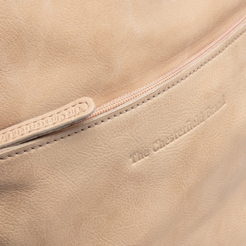 Bern Full-Grain Leather Backpack ქალის